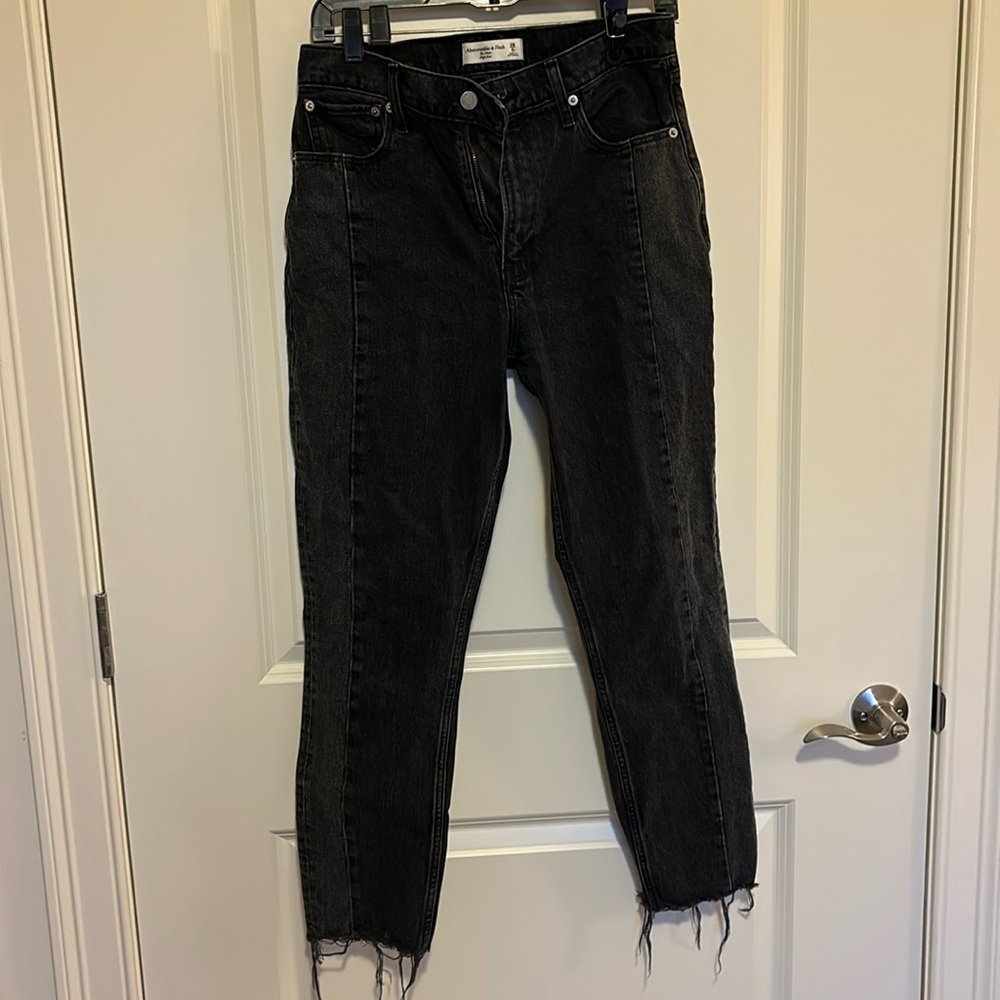 Abercrombie & Fitch Mom Jeans